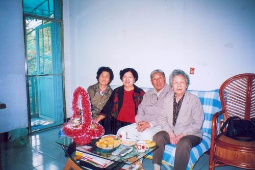 副校长,工会主席叶俊看望老校长陶永德教授及夫人