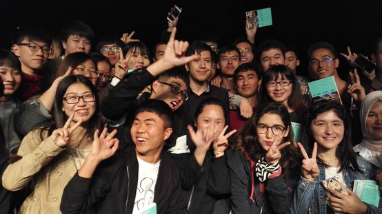 "新东方最年轻集团演讲师"艾力来我校举办励志公益演讲