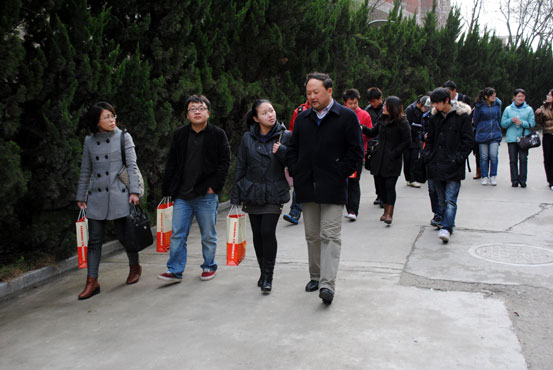 南广学院校报来我校交流
