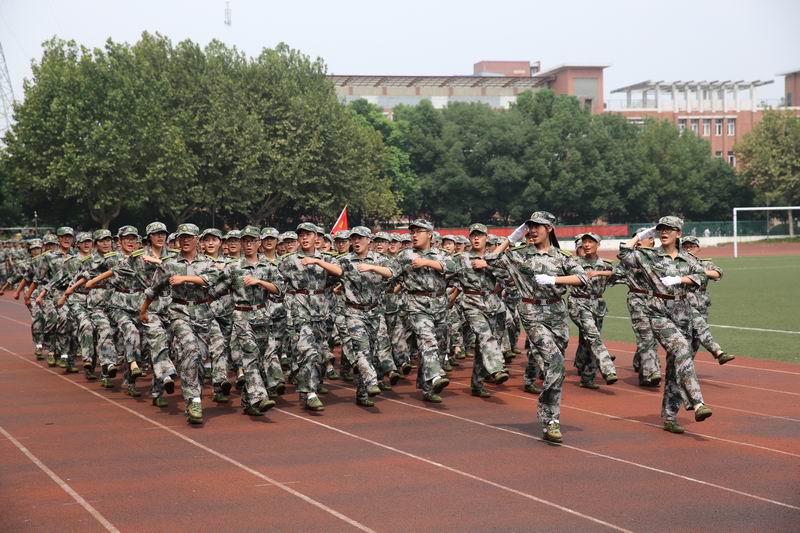 三江学院南校区圆满完成2014级新生入学系列工作