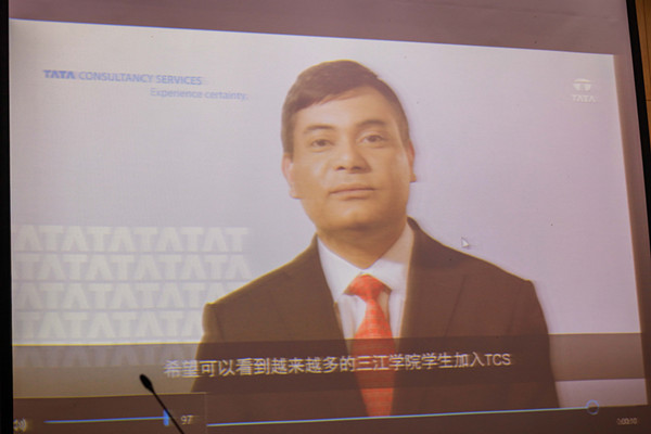 老总讲话视频_老总泡妞高手视频(2)