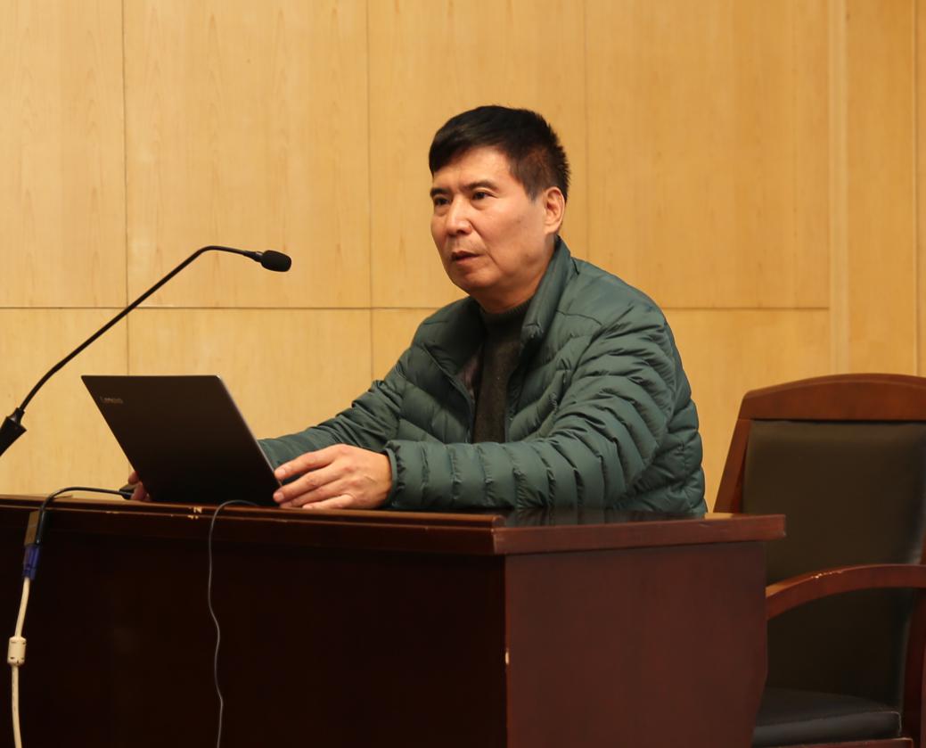 袁建新教授讲话一砖一瓦科技有限公司总经理容绍波围绕课程内容及资源