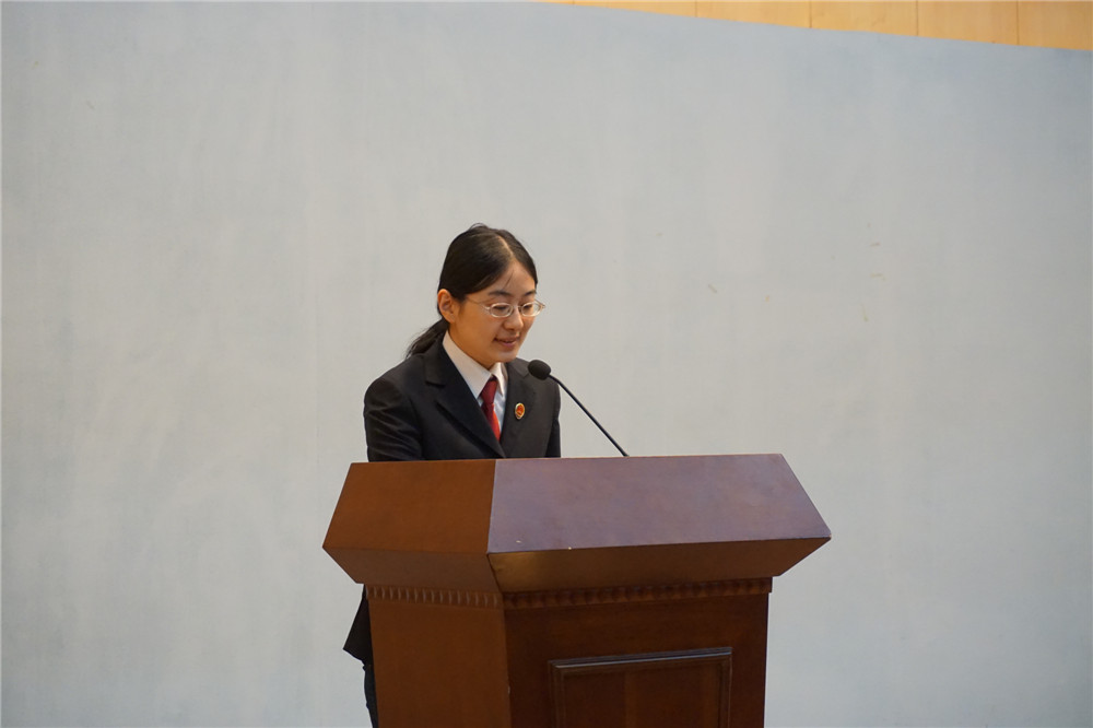 检察官做法制报告