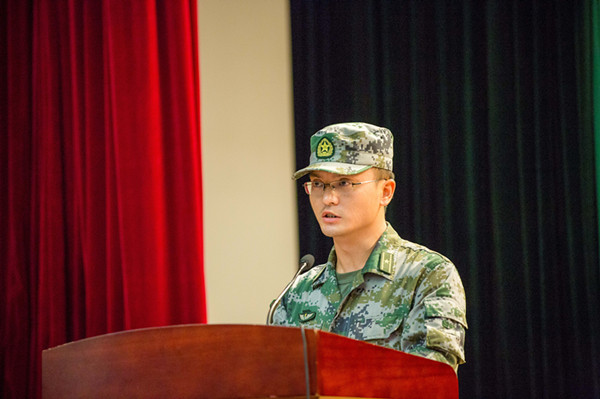 军训团团长卢迪虎少校讲话
