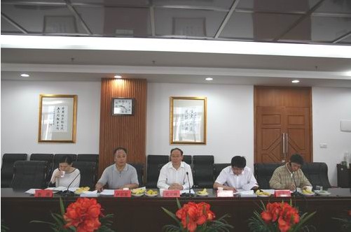 省教育工委检查组来我校指导信访工作01