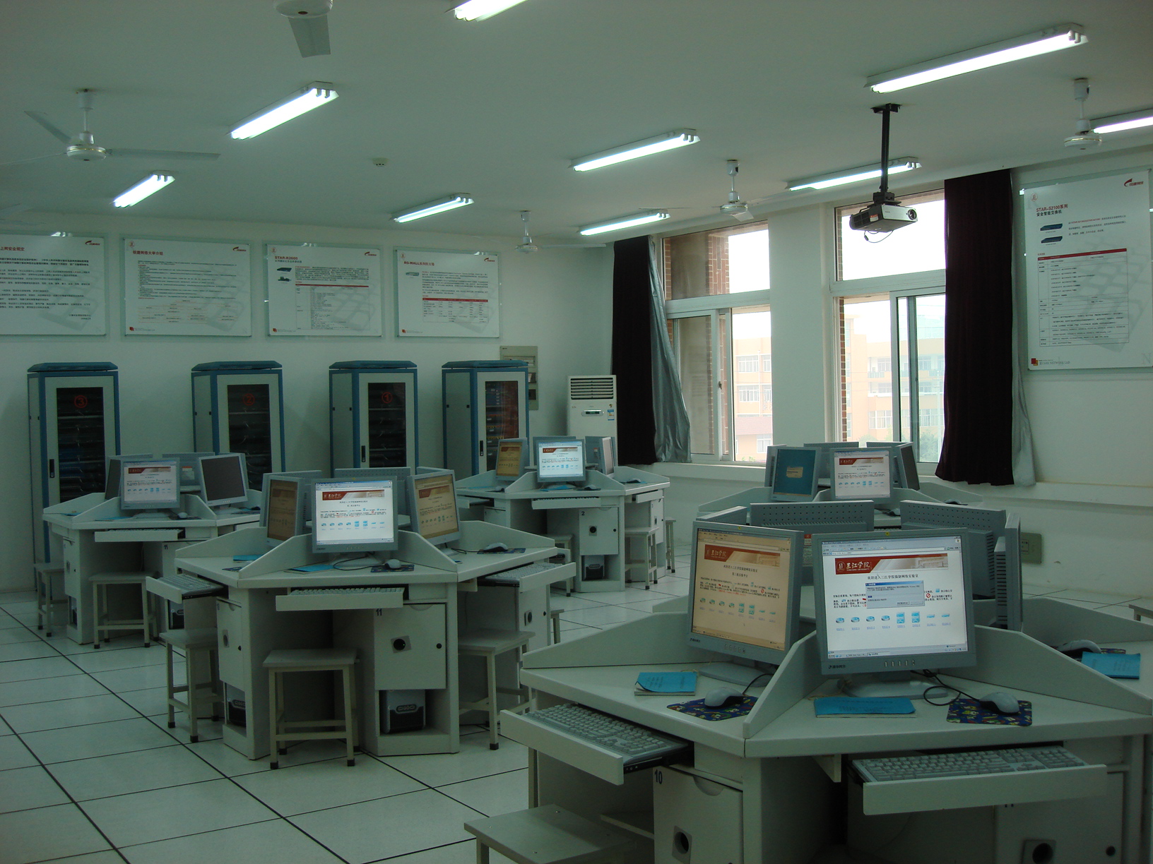 锐捷网络实验室