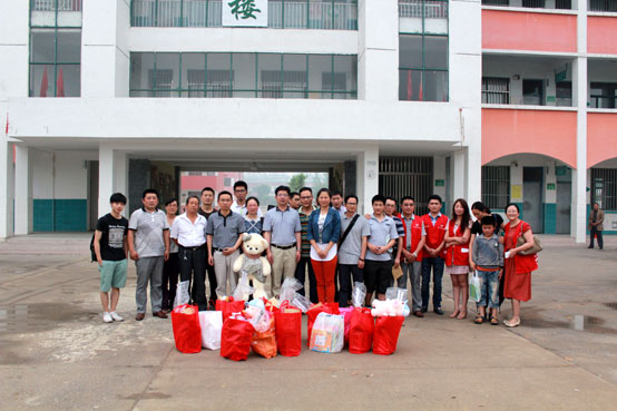 资助宿迁泗阳县三庄小学贫困学生