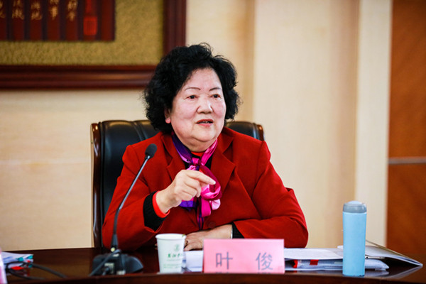 校理事会理事,关工委常务副主任(主持工作)叶俊作总体工作部署