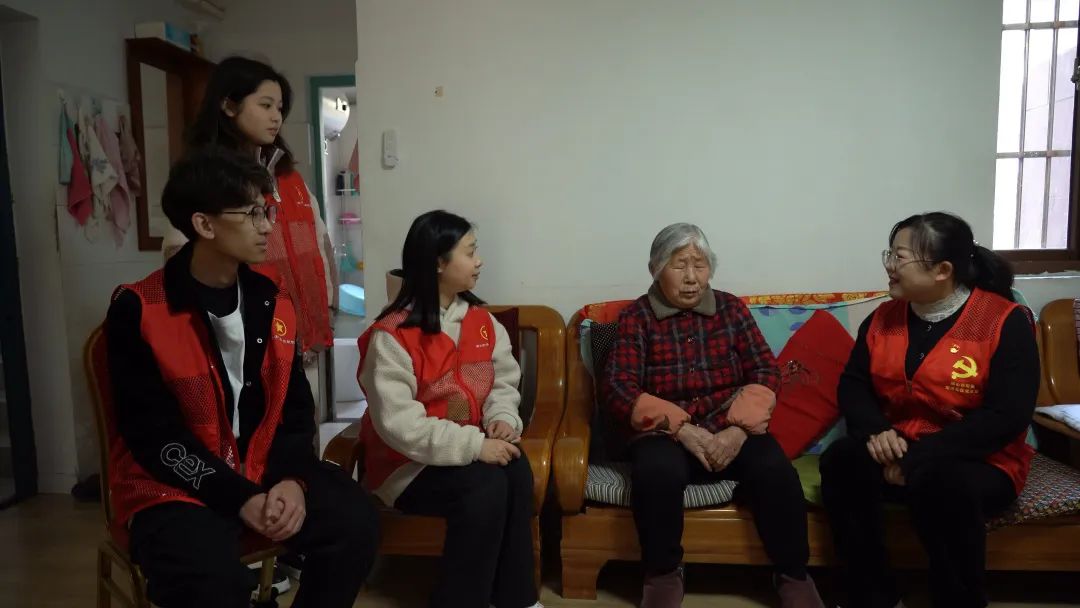 C0044.MP4.05_24_41_08.Still001.jpg 图片