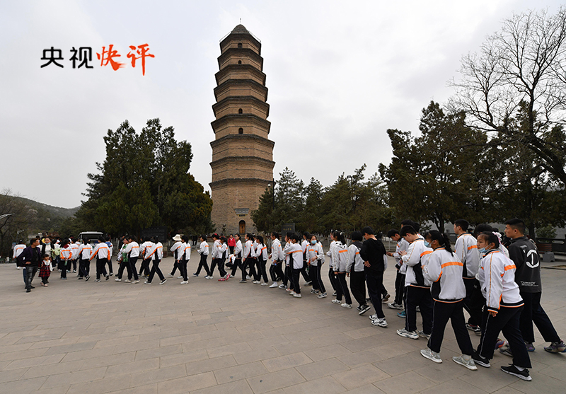 【央视快评】以学增智,从党的科学理论中悟规律、明方向、学方法、增智慧