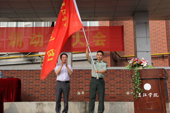 中国人民解放军73031部队陈三虎少校,张兴旺上尉,军训团仇存进政委