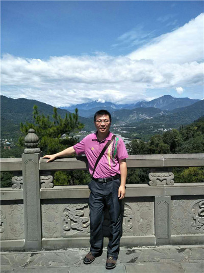 教授杨明辉   南京林业大学副教授 同时荣获学生最喜爱的老师称号王甦