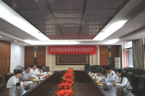 省教育工委检查组指导我校的信访工作02